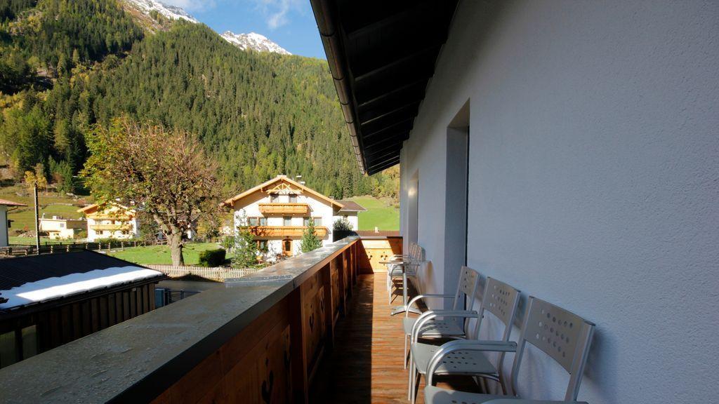 Haus Alpenglueck Apartment Kaunertal Exterior photo